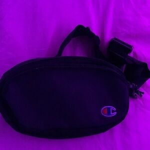 Champion cross over Fanny pack